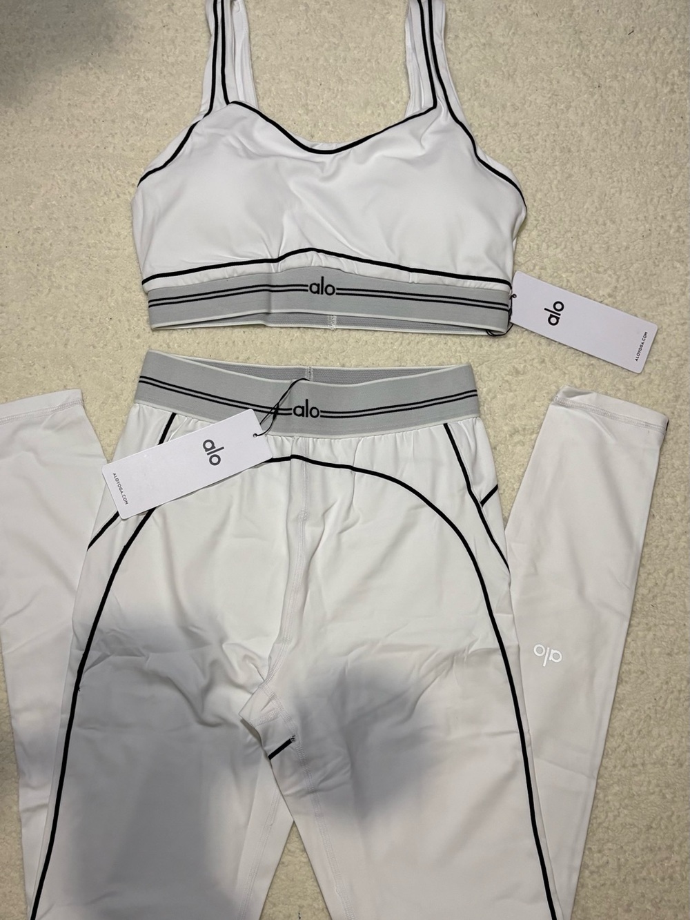 ALO Yoga White & Black Seam-Detail Sports Bra and Leggings Set